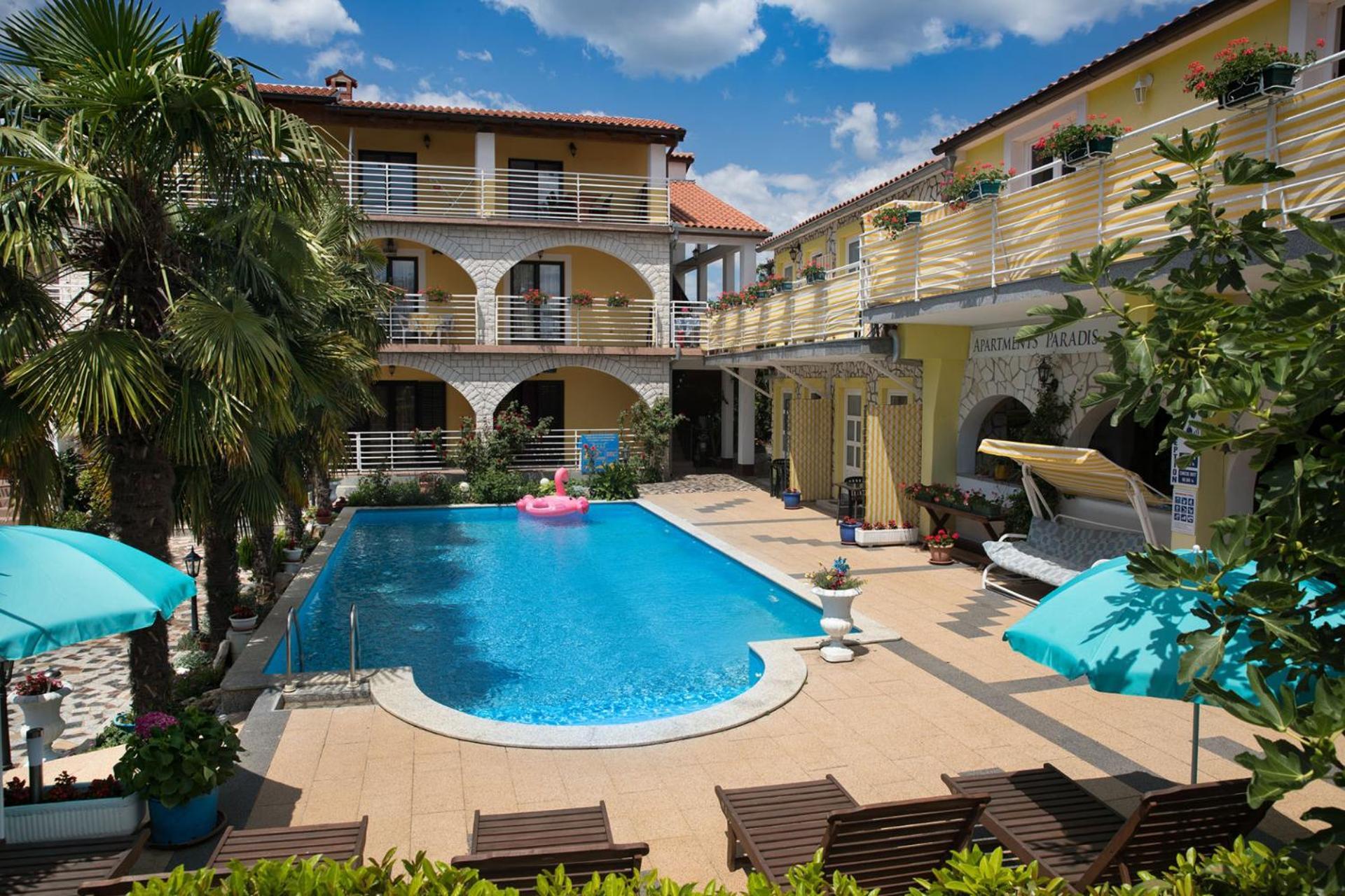 Apartments Paradis ロヴィニ エクステリア 写真