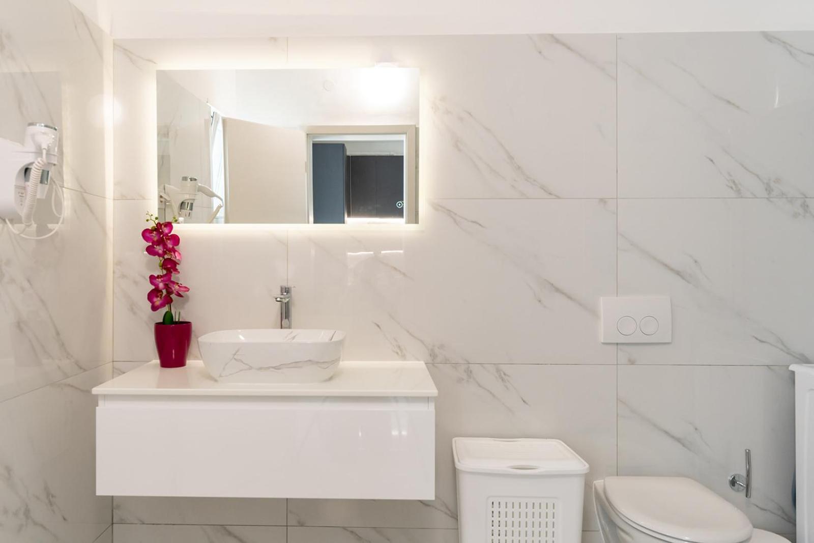 Apartments Paradis ロヴィニ 部屋 写真