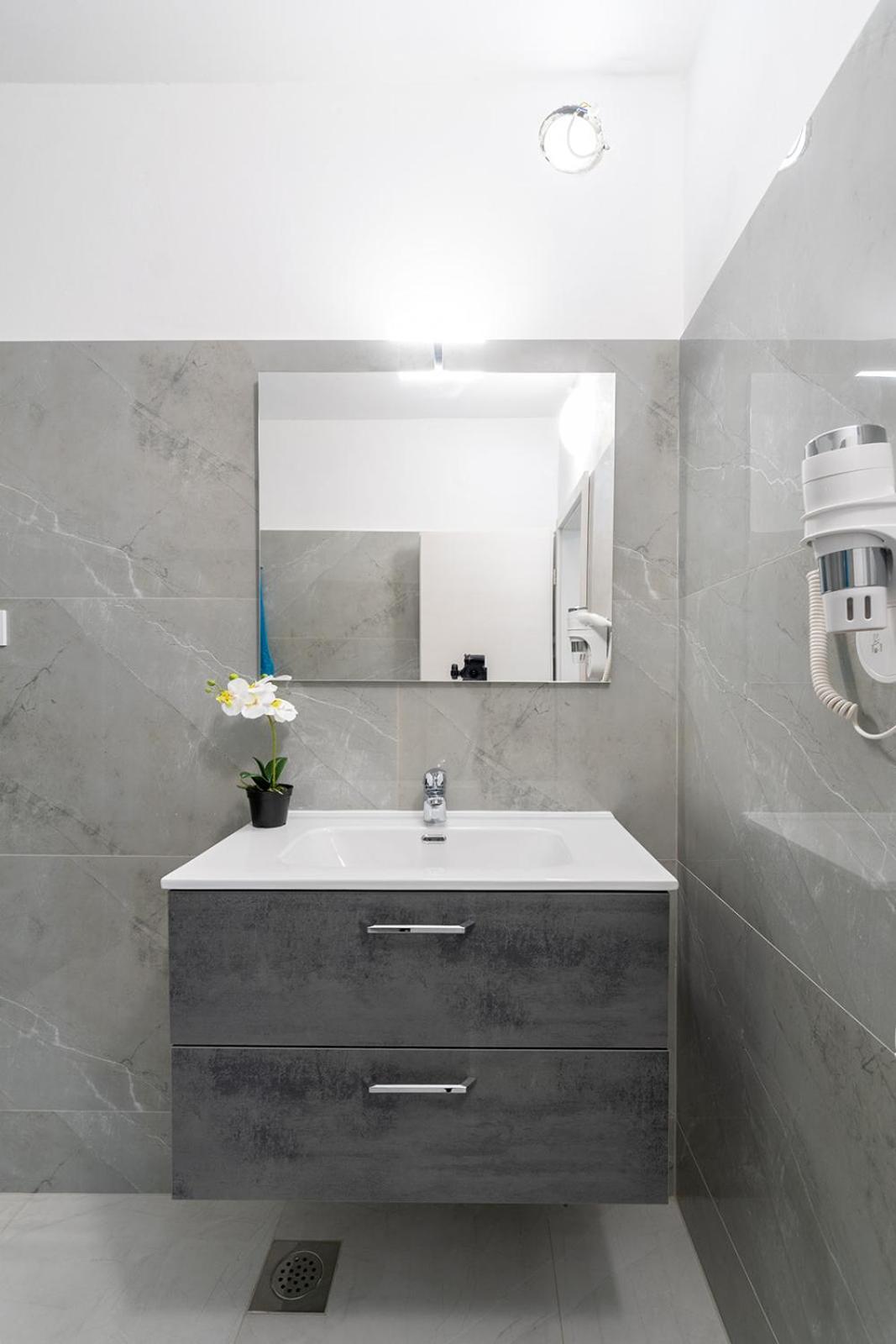 Apartments Paradis ロヴィニ 部屋 写真