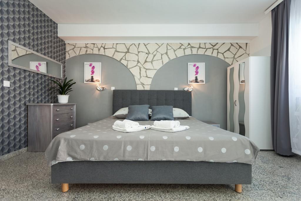 Apartments Paradis ロヴィニ 部屋 写真